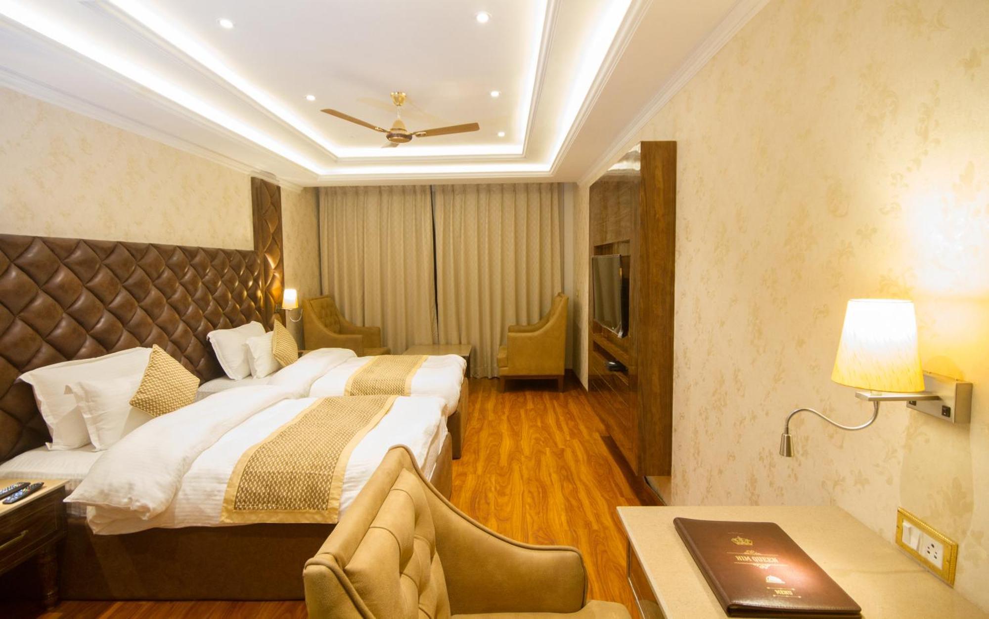 Grand Him Queen Ac Centralized Dharamshala Exterior photo