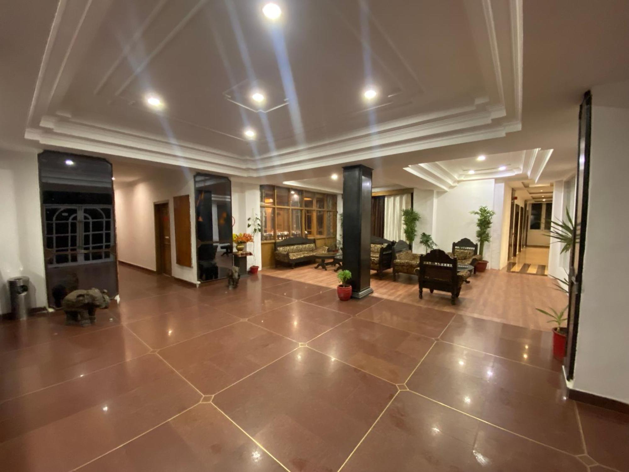 Grand Him Queen Ac Centralized Dharamshala Exterior photo