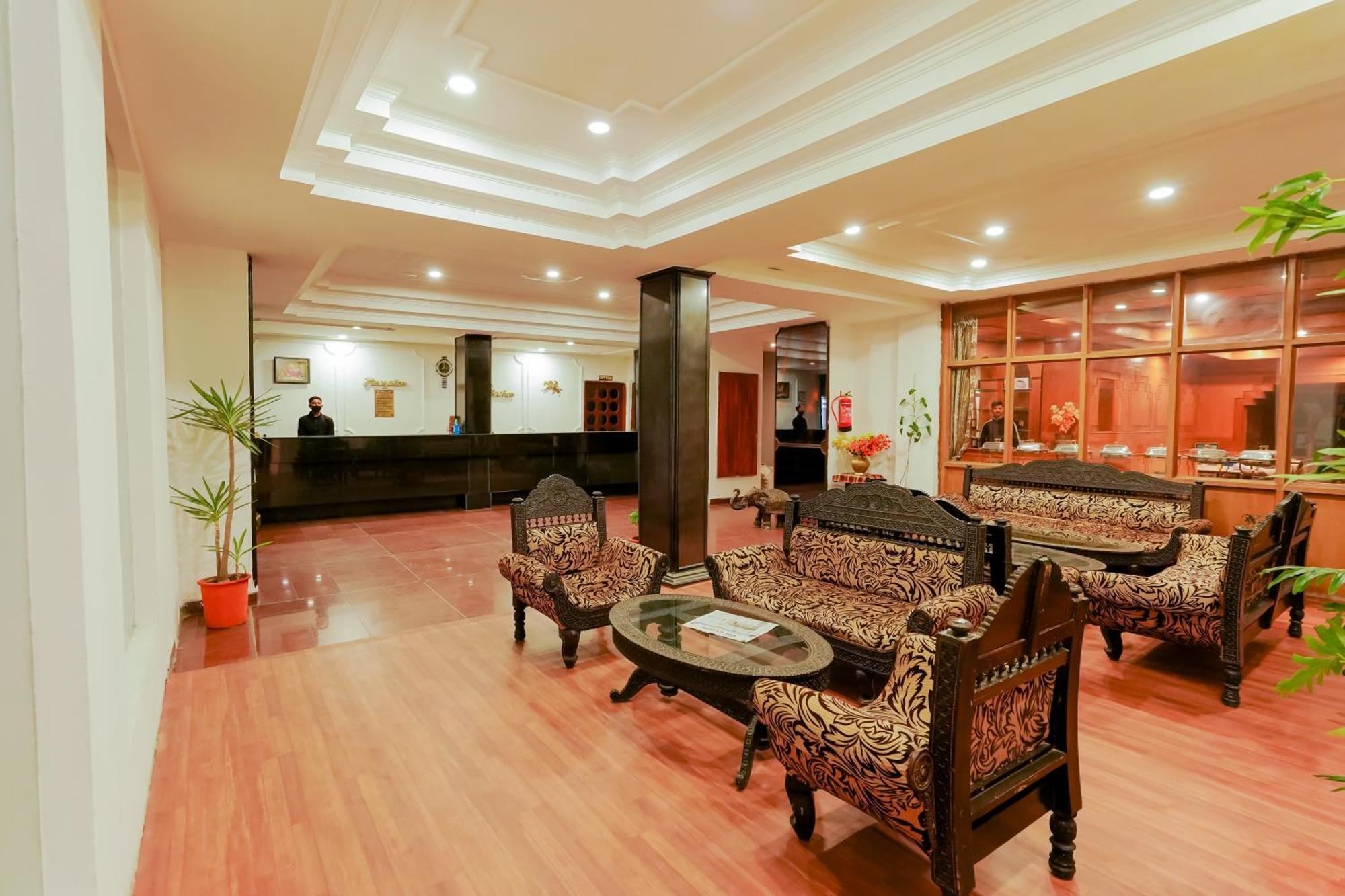 Grand Him Queen Ac Centralized Dharamshala Exterior photo