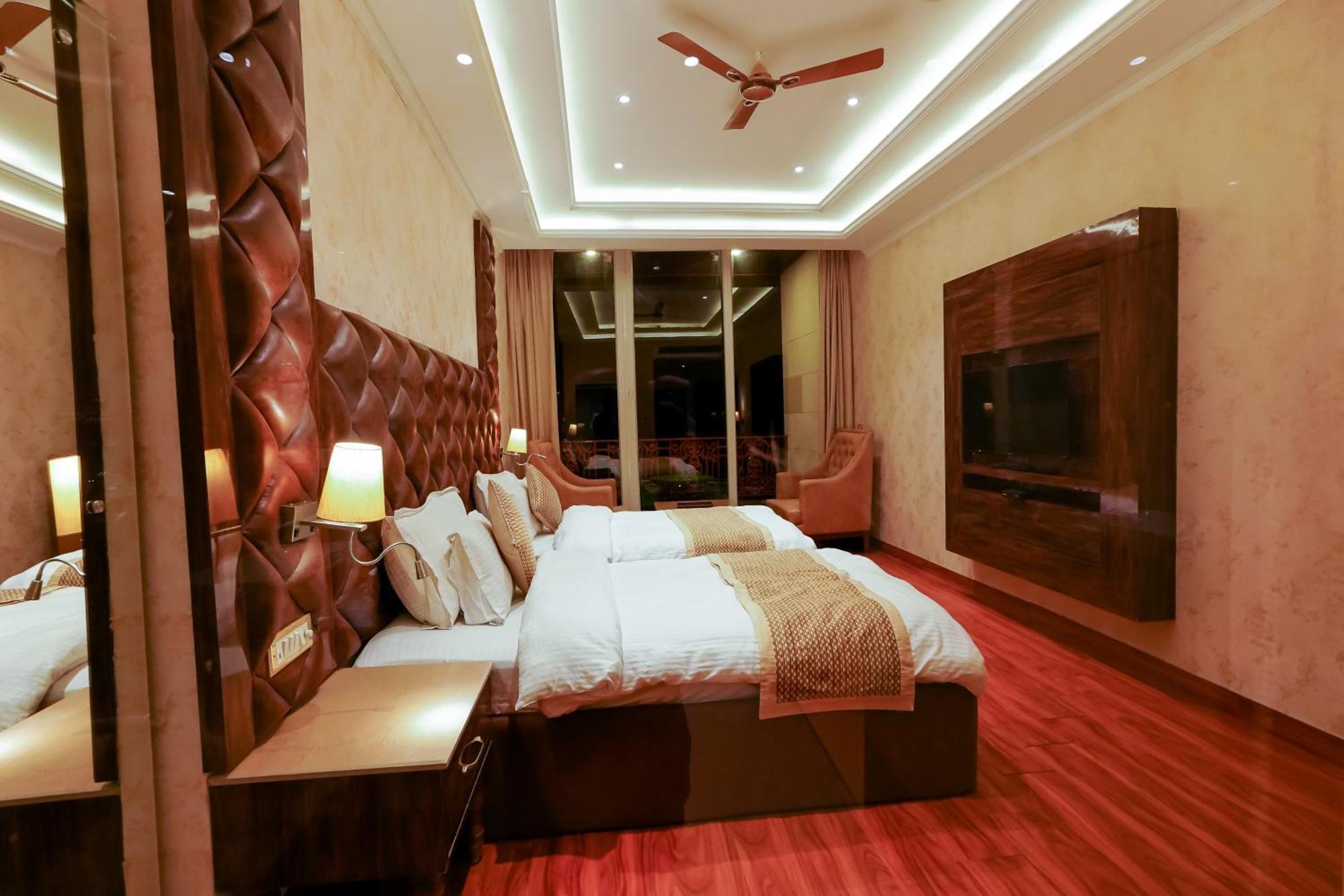 Grand Him Queen Ac Centralized Dharamshala Exterior photo