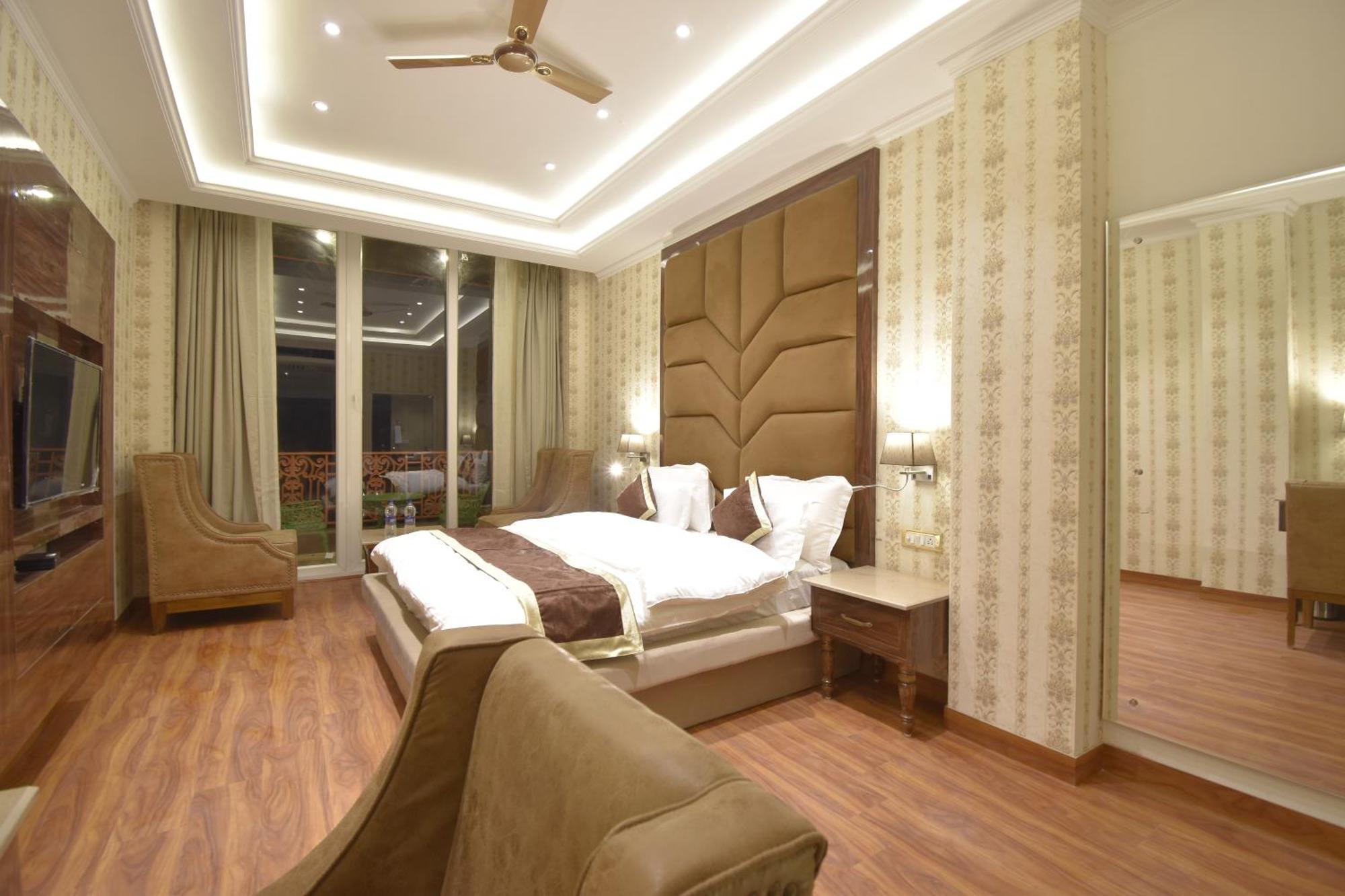 Grand Him Queen Ac Centralized Dharamshala Exterior photo