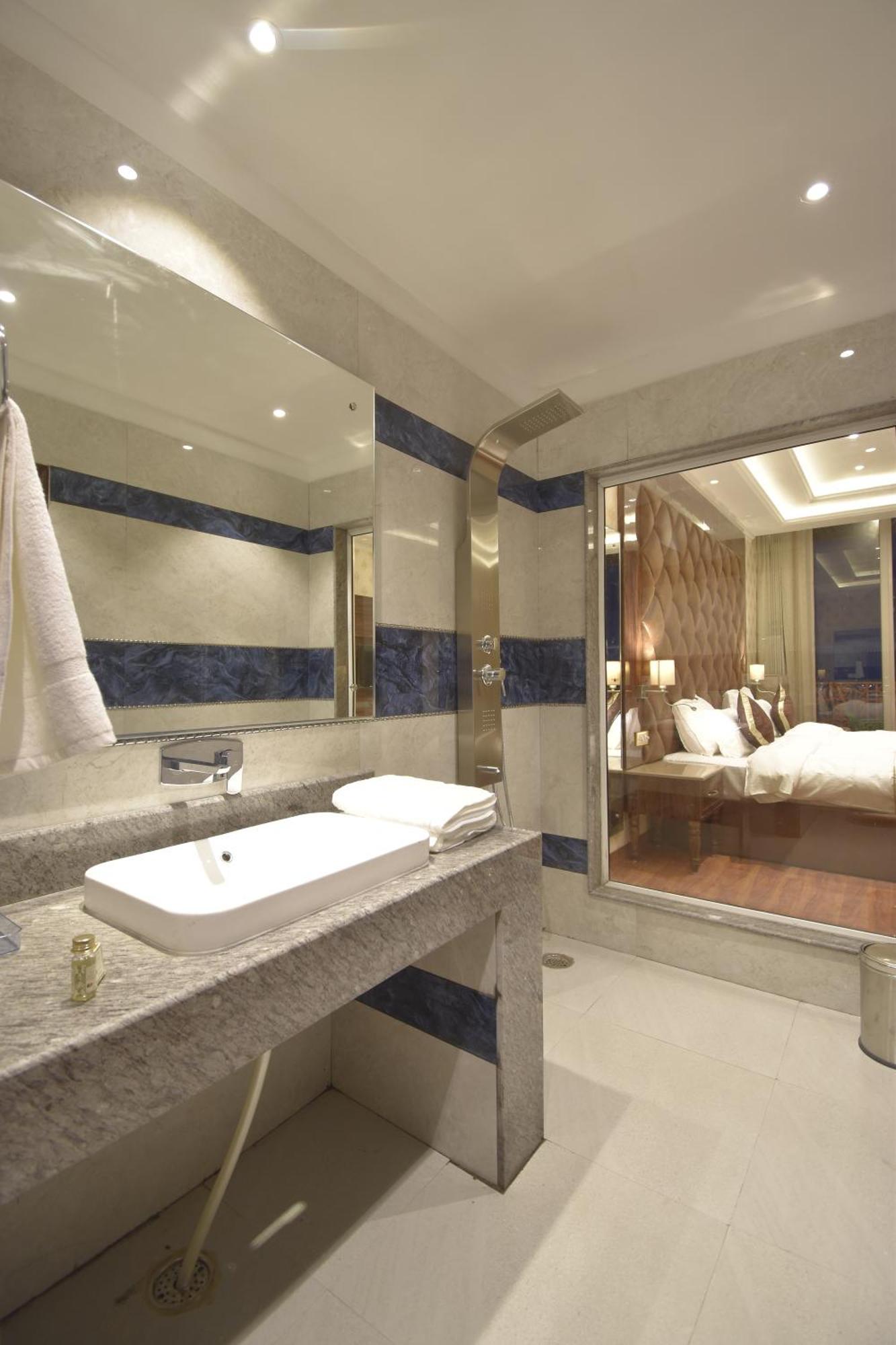 Grand Him Queen Ac Centralized Dharamshala Exterior photo