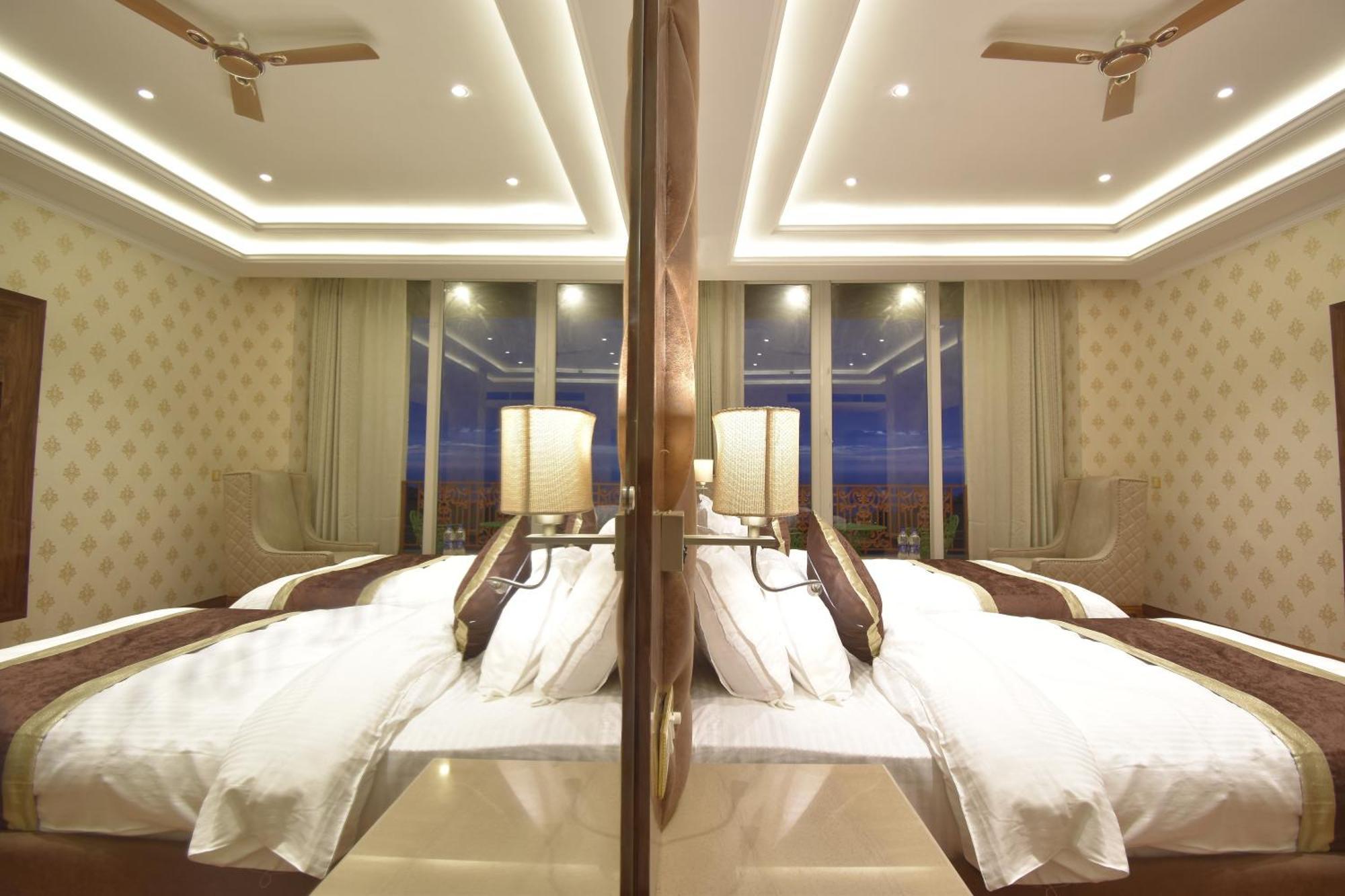 Grand Him Queen Ac Centralized Dharamshala Exterior photo